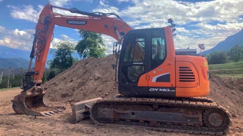 OmecoHub - DOOSAN DX140LCR