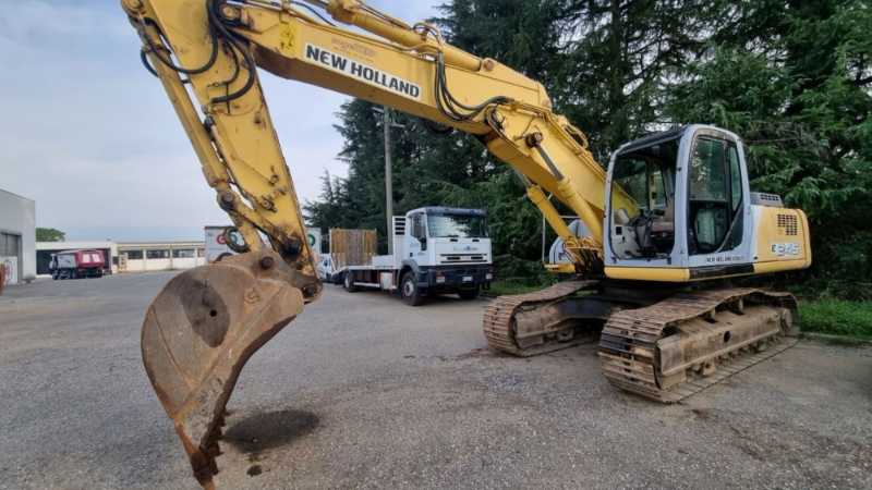 OmecoHub - NEW HOLLAND E245