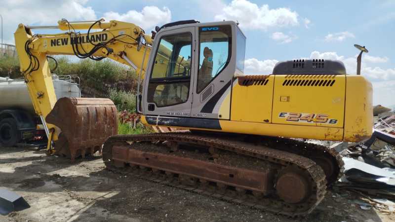 OmecoHub - NEW HOLLAND E245B