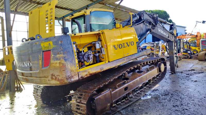 OmecoHub - VOLVO EC235CNL