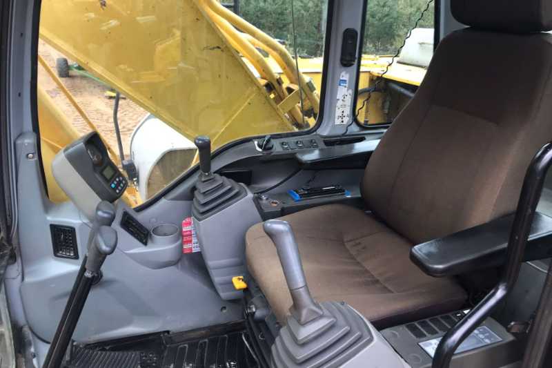 OmecoHub - Immagine NEW HOLLAND E265