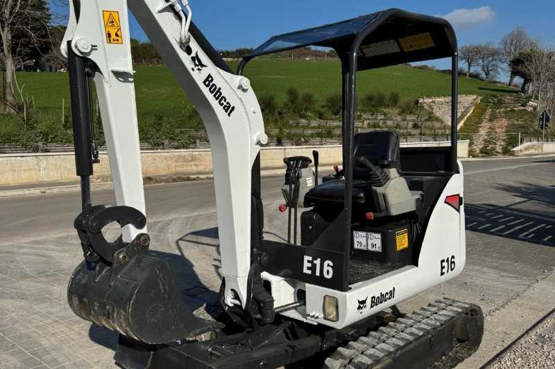 OmecoHub - Immagine BOBCAT E16